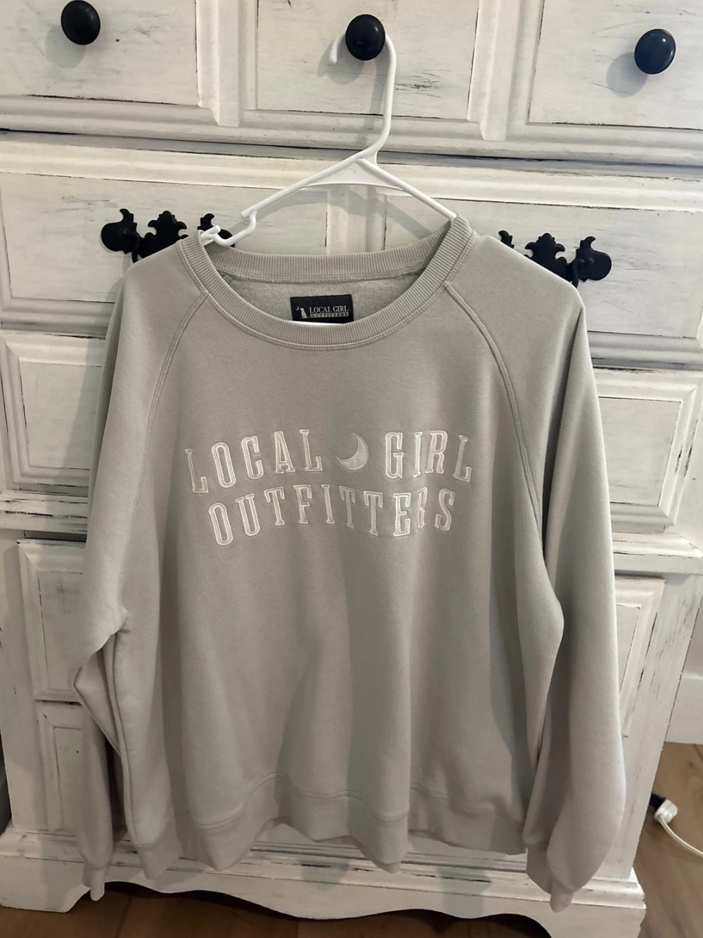 Local Girl Outfitters Women's Crewneck Sweatshirt in Light Gray